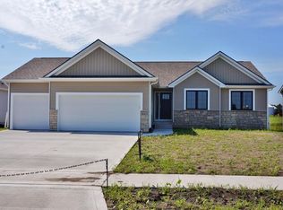 920 Wilder, Ames, IA 50010