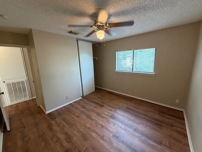 7710 Heathridge — Photo 12