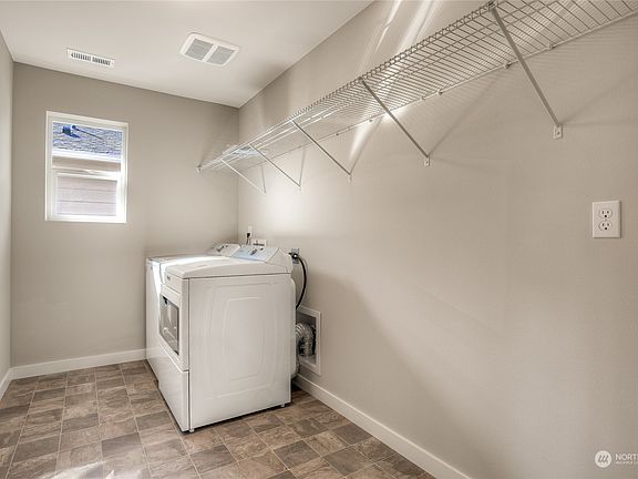 4th image of 17854 139th Avenue Ct E