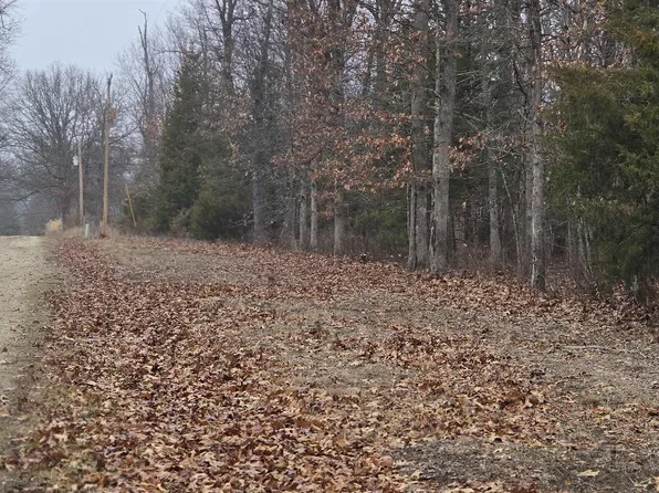 Moor Ln, Warsaw, MO 65355