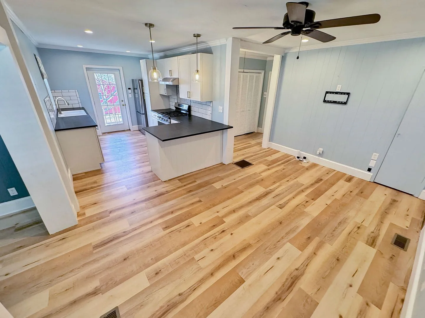 2BR / 1BA - Downtown Marietta — Photo 3