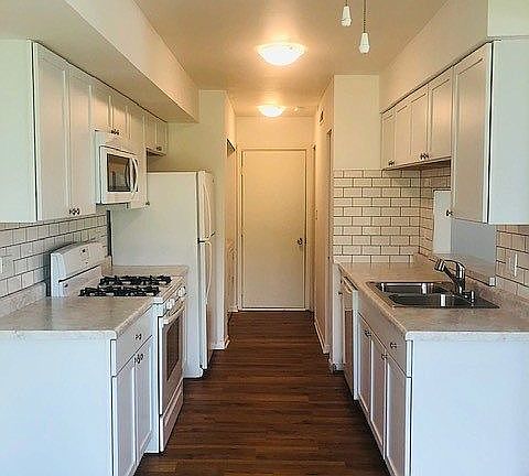 3rd image of 597 East Ave