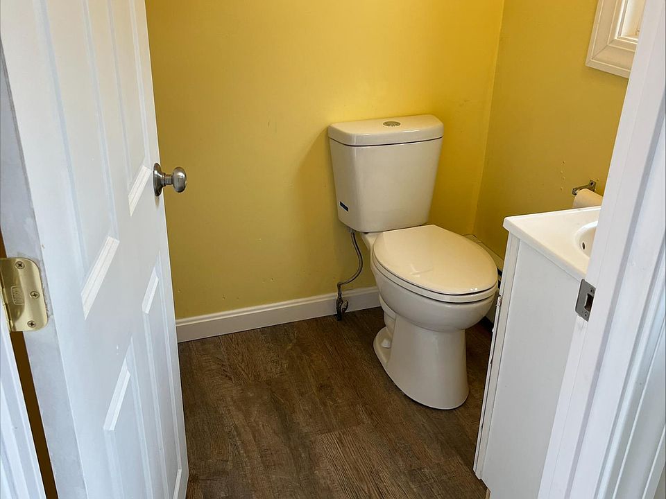 2nd image of 255 Union St APT 3