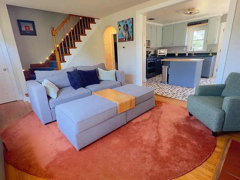 1104 Locust Ave — Photo 5