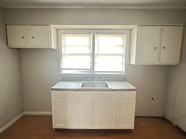 1659 S Cooper St — Photo 8