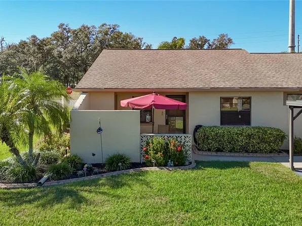 38217 Boxwood Dr, Zephyrhills, FL 33542