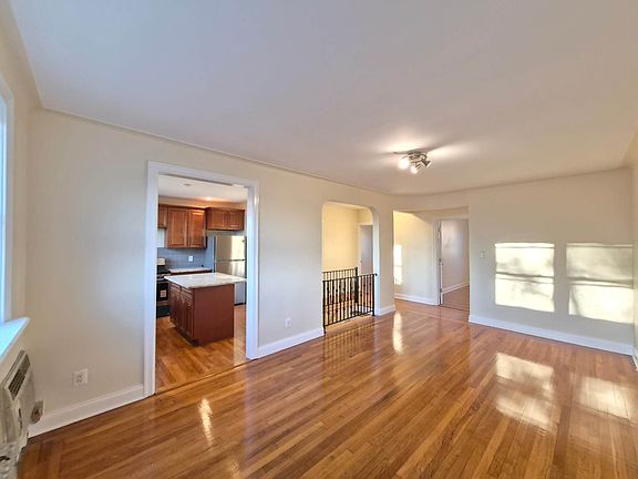 3rd image of 25 Winthrop Pl Floor 2