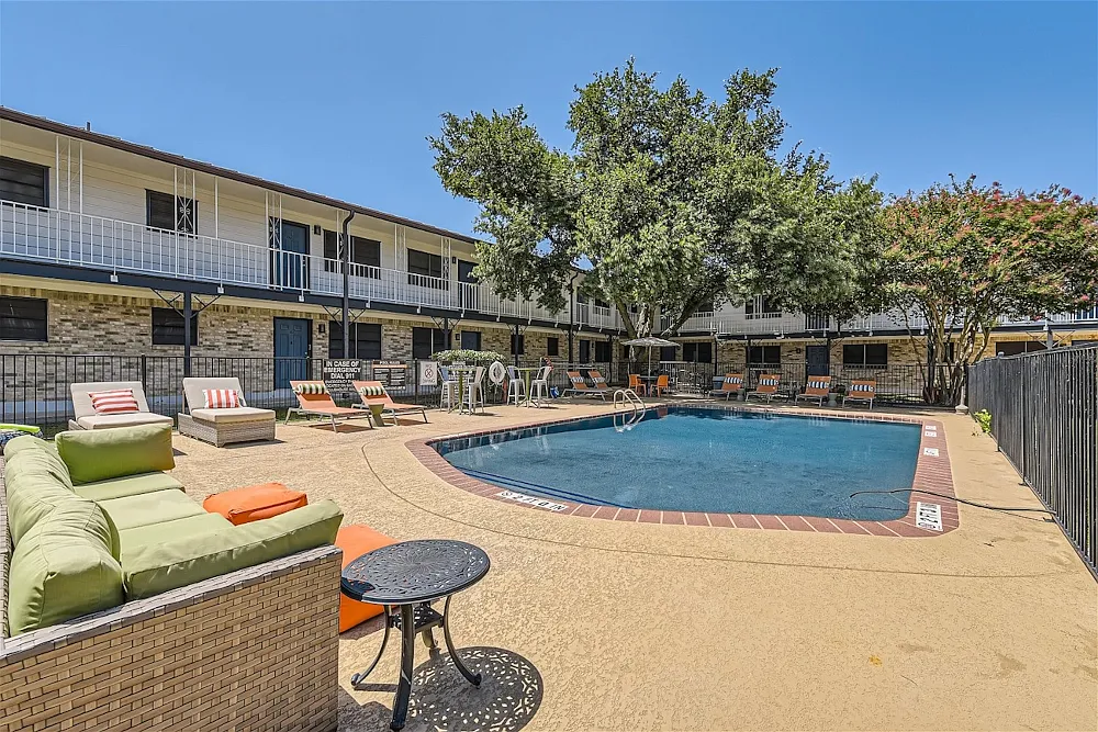 Shoal Creek North — Photo 1