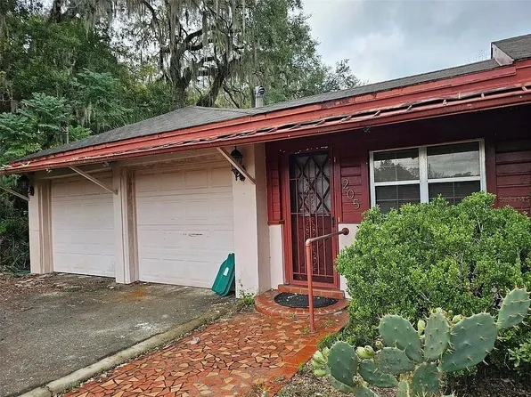 205 S Old Wire Rd, Wildwood, FL 34785
