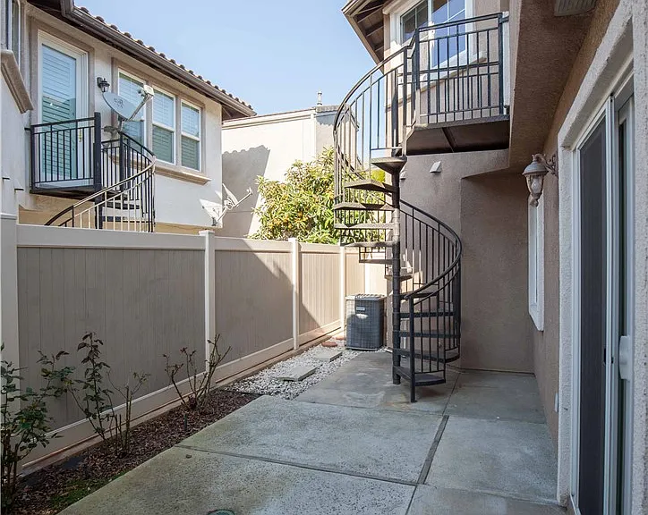 2889 Plaza Del Amo #108 — Photo 15