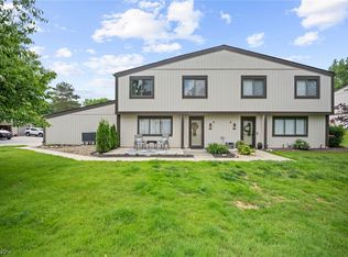 11634 Club House Dr #26, North Royalton, OH 44133