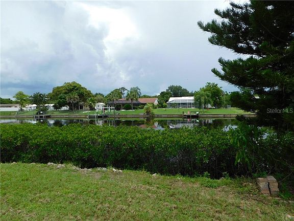 5th image of 550 E Tarpon Blvd Nw