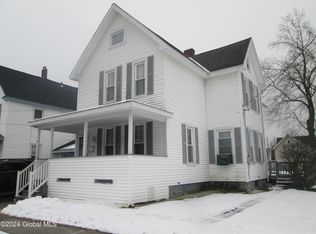 16 Newman St, Gloversville, NY 12078