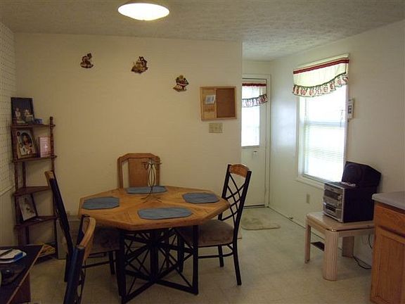 3rd image of 123 Village St