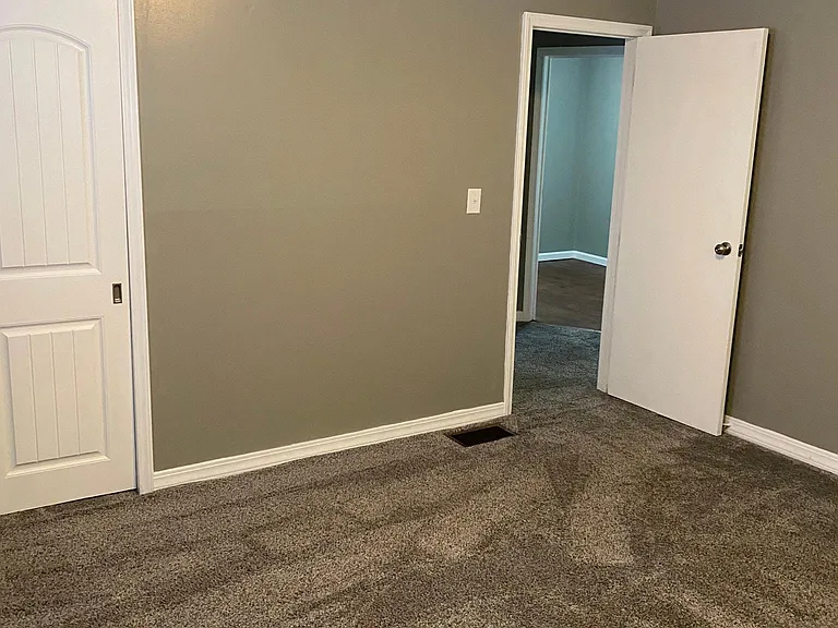 3938 Rosemount Rd — Photo 10