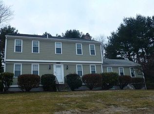 12 Hayfield Ln, Cumberland, RI 02864