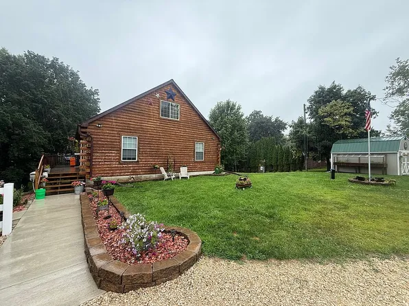 2408 Ripley Bridge Dr, Charles City, IA 50616
