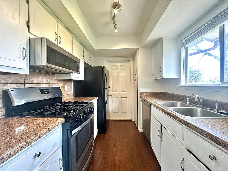 4807 Copperbend Blvd — Photo 6