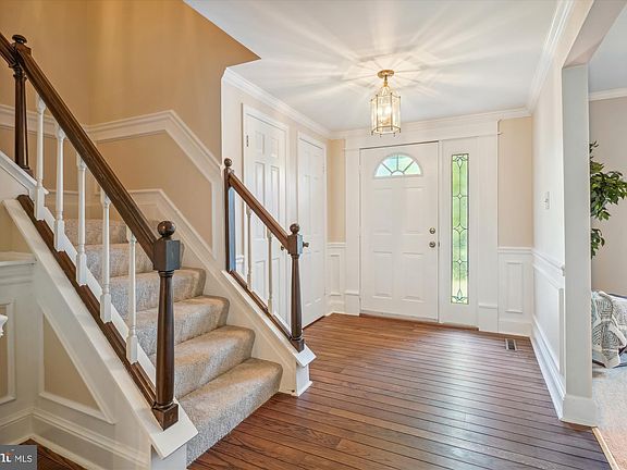 3rd image of 15901 Marlington Dr
