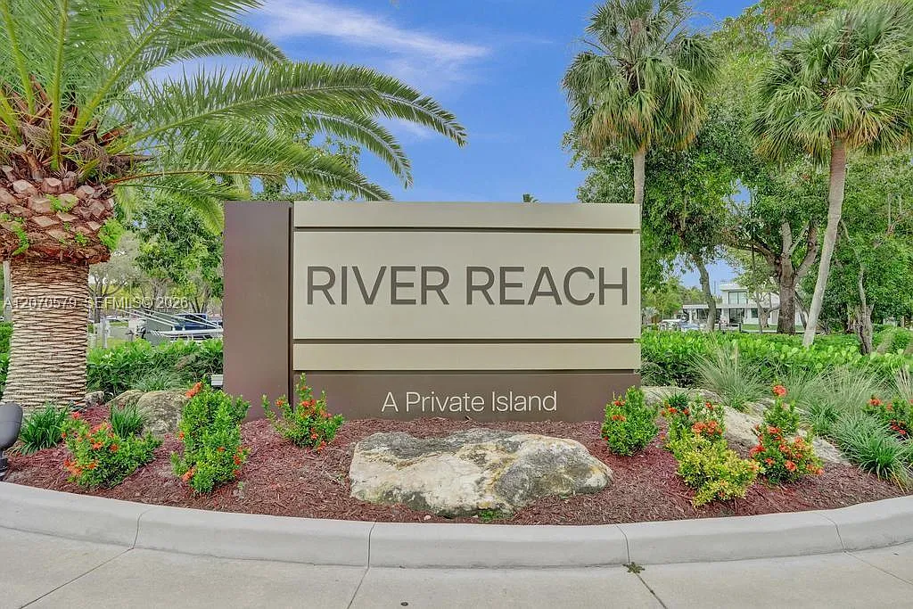 River Reach Condominium I — Photo 1