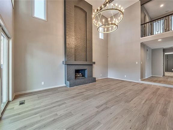 2nd image of 4512 W 90th St