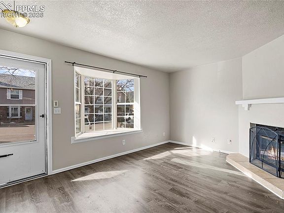 3rd image of 1936 Giltshire Dr