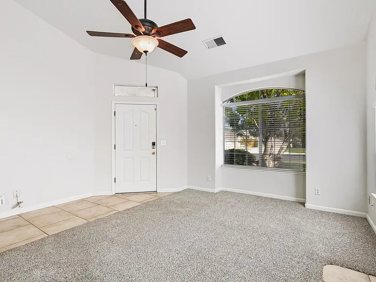 352 W Kelly Ave — Photo 3