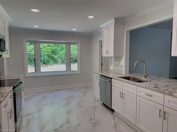 4th image of 1862 Pinehurst Dr