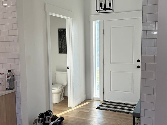 4th image of 1886 N 250 W