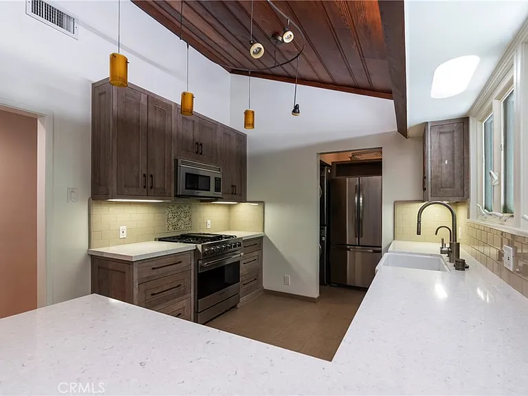 229 Glenullen Dr — Photo 13