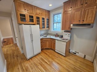 32 Kendrick Pl #1, Amherst, MA 01002