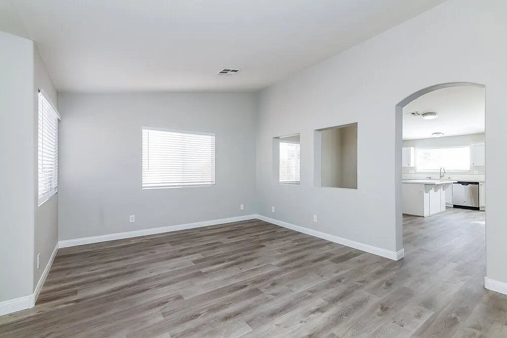 3 bed, 2.0 bath, 1458 sqft, $2,120 — Photo 4