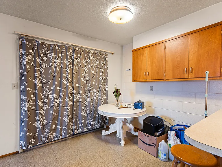 595 S Fisher Ave #1-8 — Photo 16