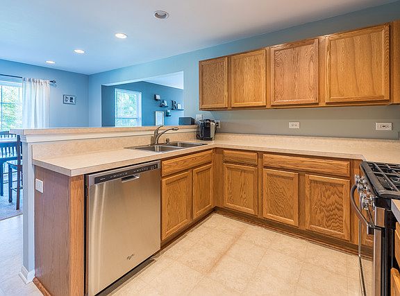5th image of 10424 S Centennial Ave
