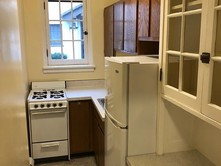 Chateau Apartments — Photo 49