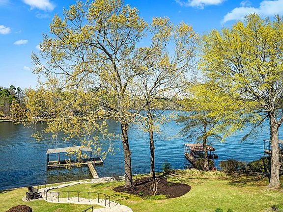 2nd image of 293 Tanglewood Rd