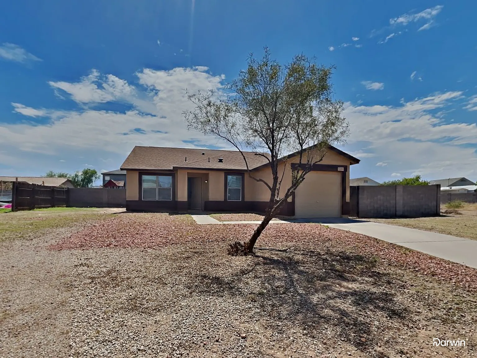 3 bed, 2.0 bath, 1305 sqft, $1,470 — Photo 1