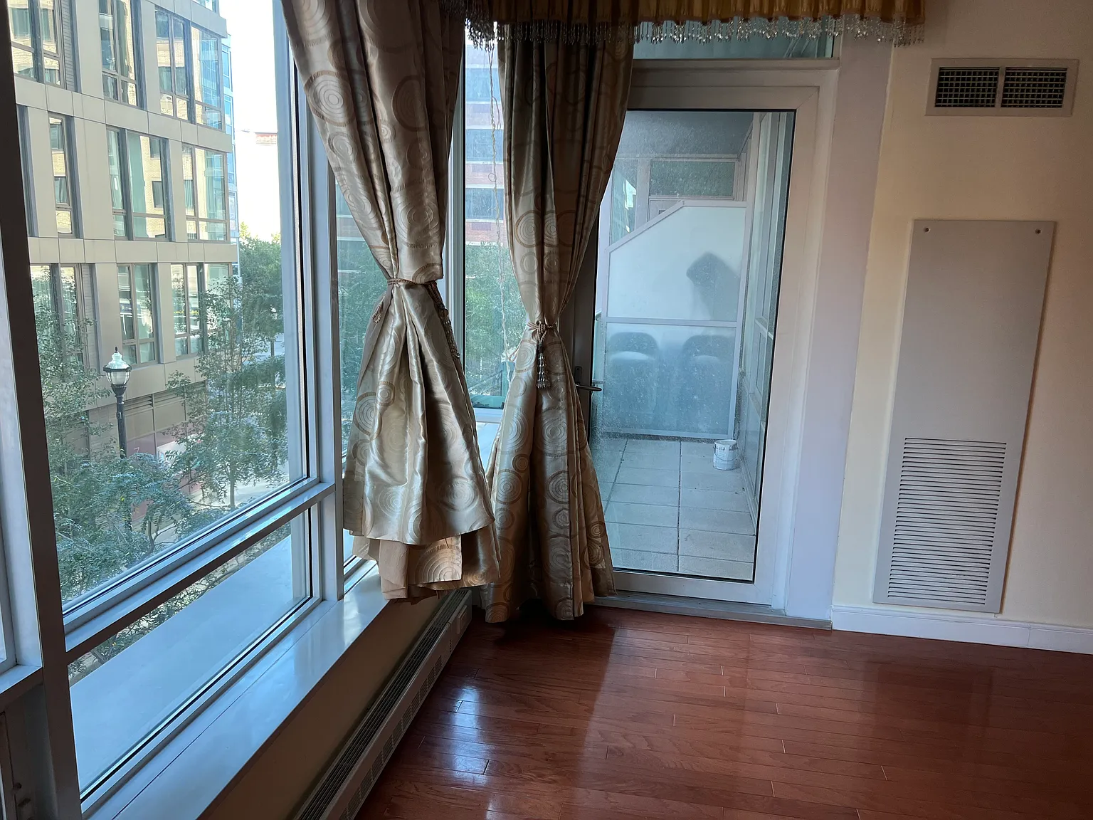 1 bed, 840 sqft, $3,100 — Photo 2