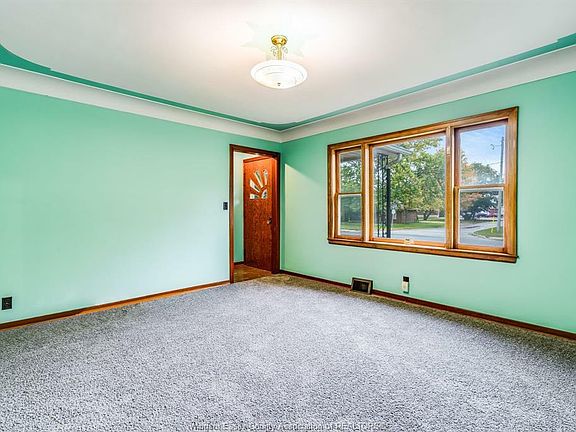 5th image of 405 King St W