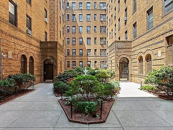 2nd image of 8344 Lefferts Blvd APT 6J