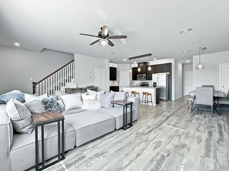 1st image of 3049 Solana Cir