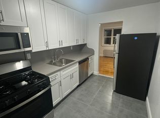 61-19 224th St #1B, Oakland Gardens, NY 11364