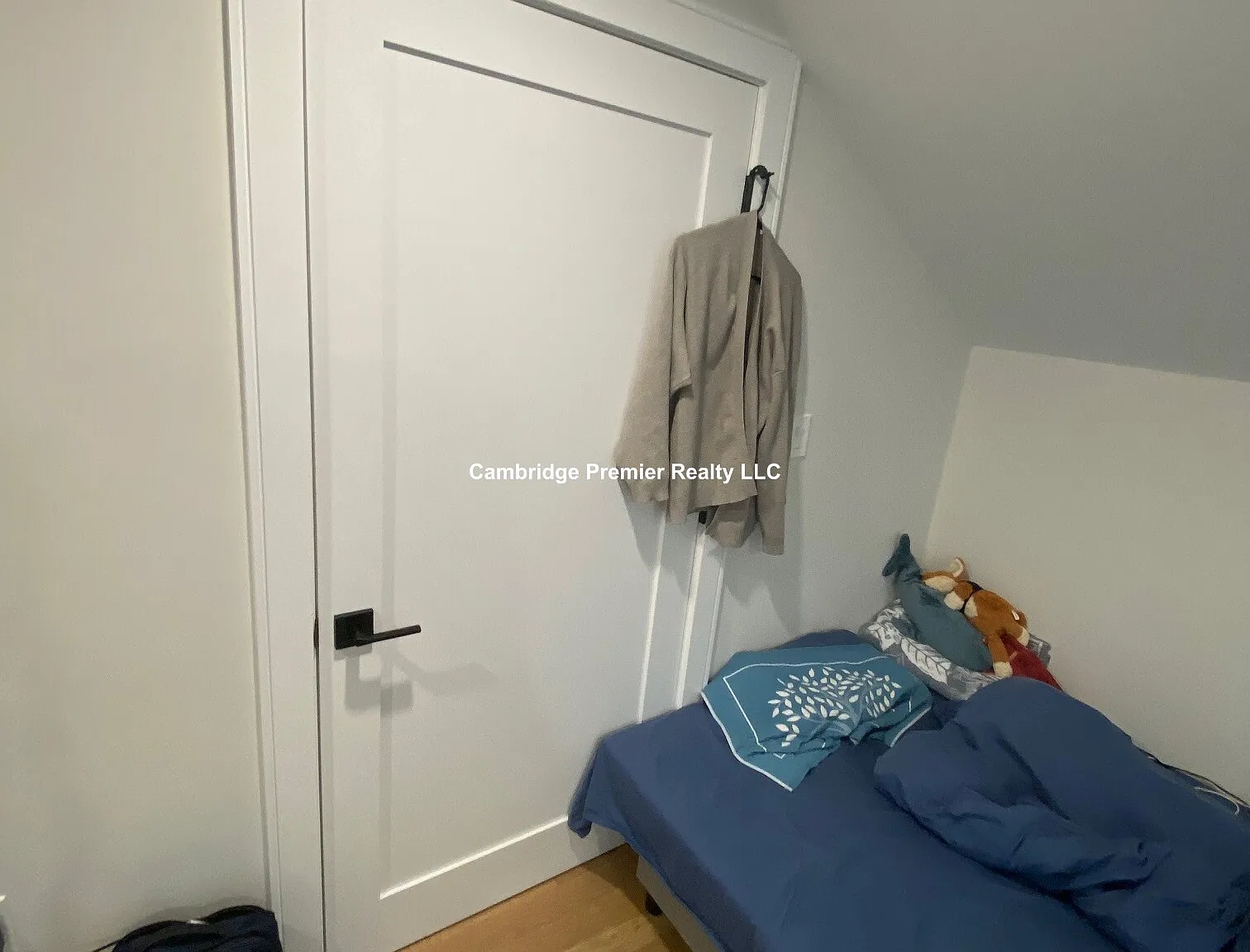 3 bed, $5,400 — Photo 3