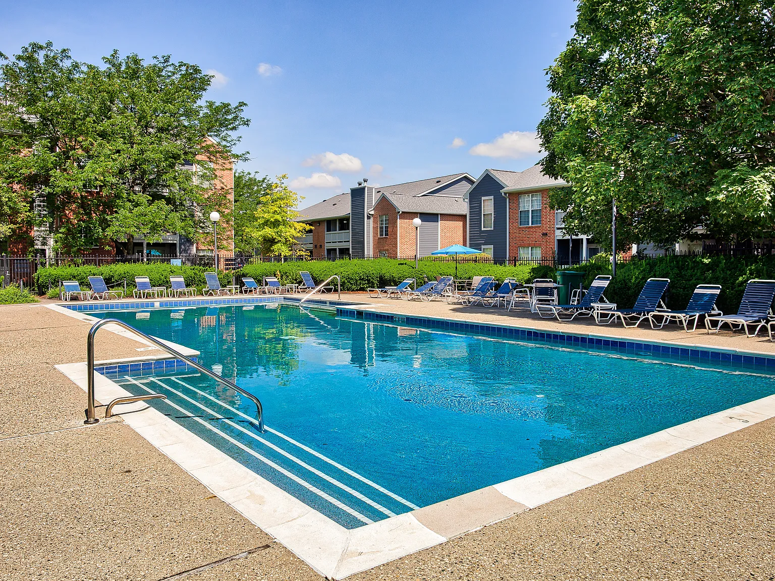 Lakeshore Apartments — Photo 3