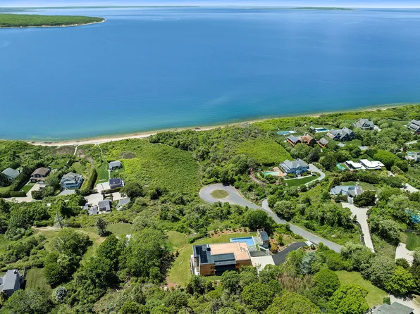 15 N Neck Ln, Montauk, NY 11954