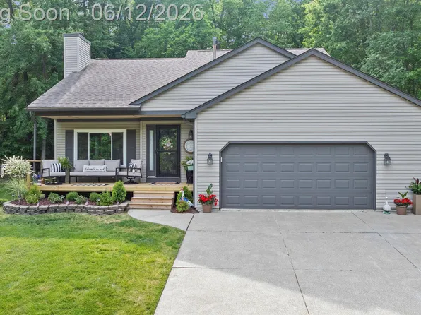 2285 Somerville Dr, Oxford, MI 48371