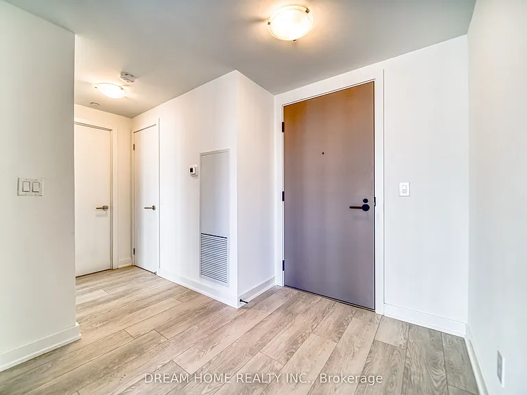 47 Mutual St #1004 — Photo 3