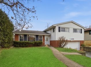 1300 Knollwood Rd, Deerfield, IL 60015