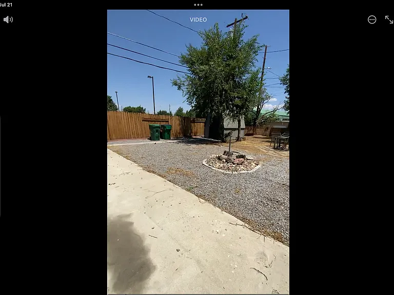 E 9th St — Photo 18