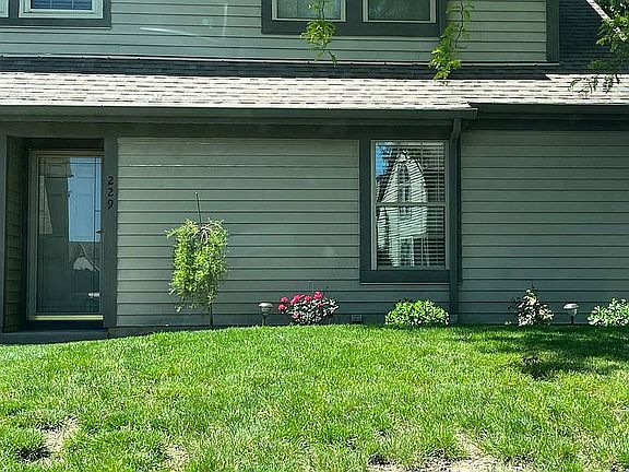 2nd image of 229 N Bayshore Dr #5